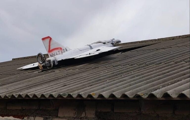 Під час атаки РФ до Молдови залетіли шість дронів, один впав на будинок