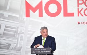 США дозволили Угорщині купувати нафту в РФ іще рік