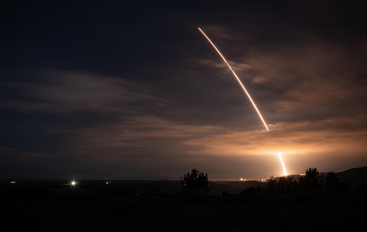 Новини світу - США запустили міжконтинентальну ракету Minuteman III