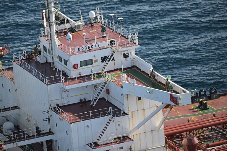 Танкери тіньового флоту Путіна почали списувати на металобрухт