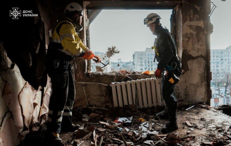 У Києві знову зросло число жертв російської атаки