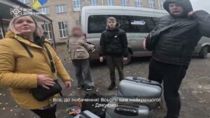 Рятувальники евакуювали 22 мешканців із прифронтової Дружківки, серед них — 7 дітей.