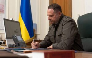 Єрмак заявив, що він “на зв’язку” з Віткоффом