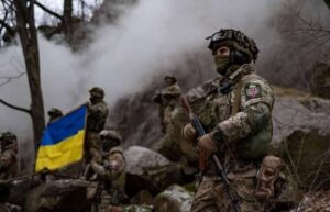 4 тисячі доларів за уникнення передової у Києві затримали посадовця навчального центру ТрО
