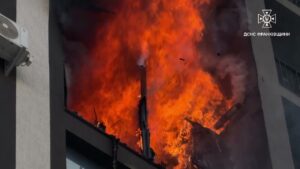 Івано-Франківська область: під час пожежі врятовано 5 осіб, з них 4 дітей, ще 10 — евакуйовано