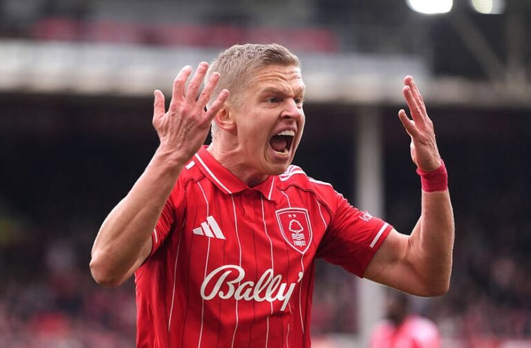 Аякс розглядає альтернативи через затягування трансферу Зінченка