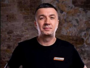 Бронь від Енергоатома та два люксові авто за рік як живе пропагандист Сергій Іванов під час війни