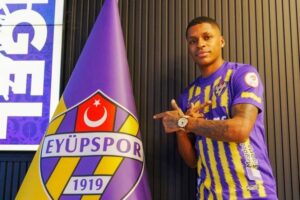 Динамо Київ планує обходитися без Анхеля Торреса, віддавши його в оренду