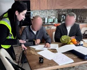 Екснардепу оголосили підозру за самозахоплення берега Дніпра та незаконне будівництво