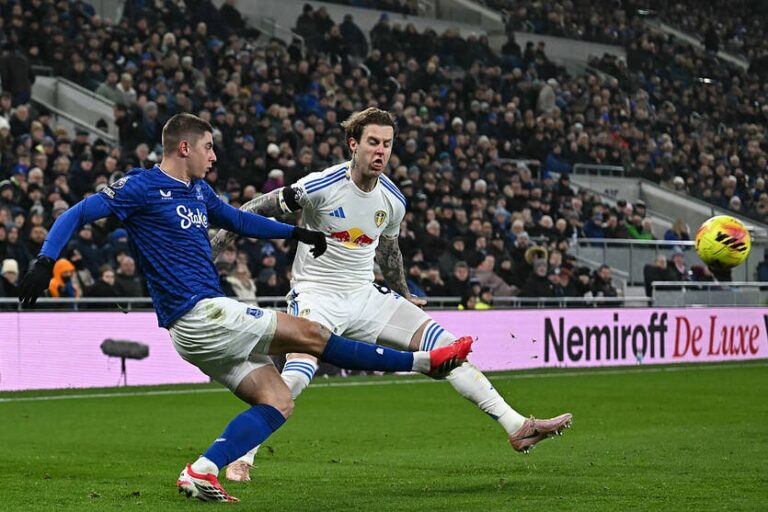 Евертон Миколенка не скористався шансом у матчі з Лідсом