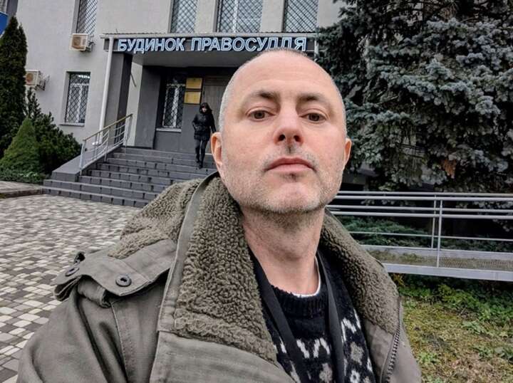 Голова Деснянської РДА Бахматов зберігає мільйони готівкою та купує елітне майно під час війни