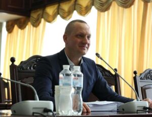 Кар’єрний стрибок під вантажем статків суддю Чуприну визнали недоброчесним через майно дружини