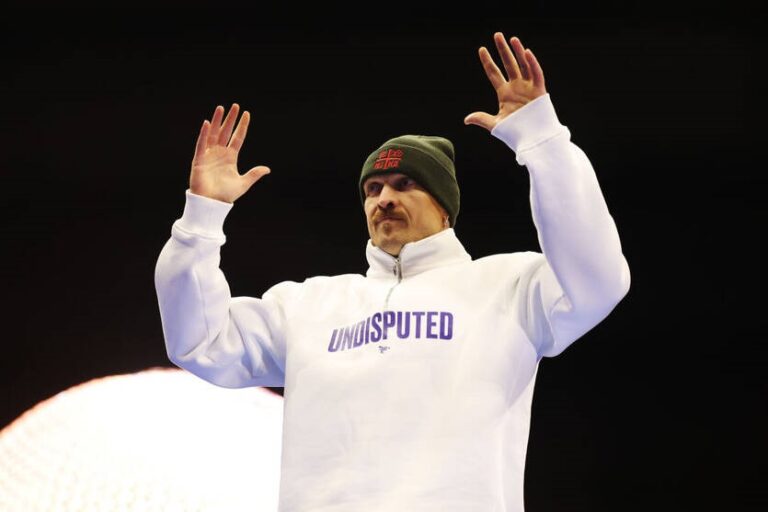 Лапін бачить потенціал бою Усика з Кабаєлом