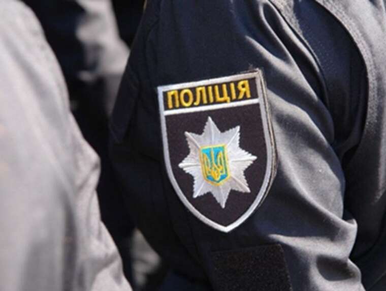 Мільйони з повітря як безробітна дружина та оперуповноважений ДСР Величко скуповують люксові авто й квартири