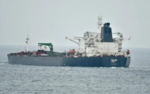 Російський нафтовий танкер втратив керування в Середземному морі