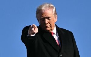 Трамп скасував мита і анонсував угоду щодо Гренландії