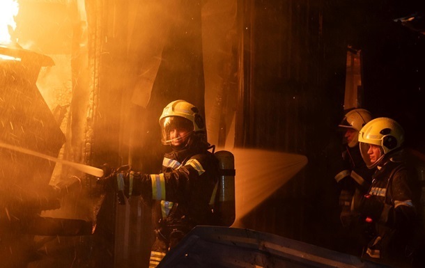 У Харкові БПЛА влучив у будинок: загинула дівчина