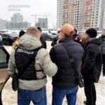 У Києві викрили чоловіків на збуті фальшивих доларів