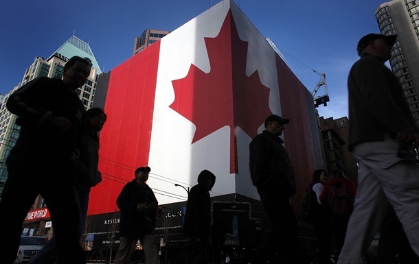 У Росії припинили роботу візові центри Канади