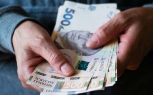 В Одесі викрили лікарів ВЛК, які підробляли документи для ухилянтів за 16 тисяч доларів