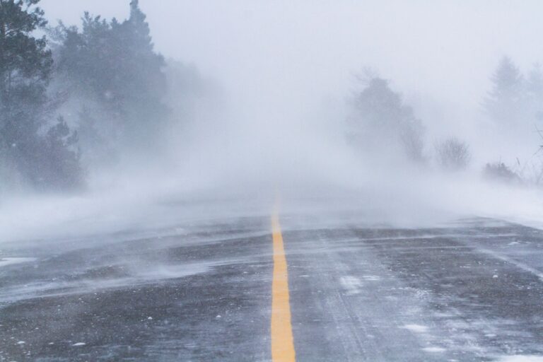 В Україні оголосили штормове попередження