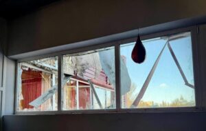 Війська Росії вдарили по торгівельному центру в Сумах