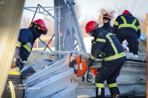 Завершено рятувальні роботи на терміналі Нової пошти під Харковом