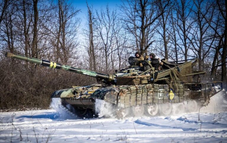 Активні бої тривають на трьох напрямках – Генштаб