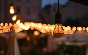 Експерт пояснив, коли Україна відійде від графіків відключень