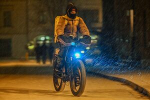 Glovo через збій списував “щедрі” чайові: що кажуть у компанії