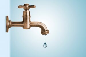 Мешканців Мукачева просять запастися водою через аварію водогону