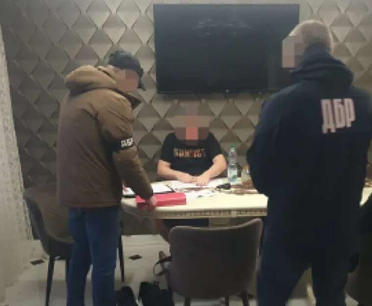 Переплата в 5 мільйонів на електриці для військових ДБР повідомило про підозру ексчиновнику у Вінниці