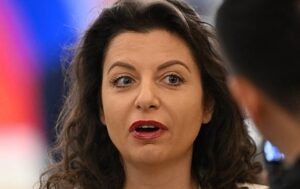 Пропагандистка Симонян вперше з’явилася на публіці після лікування раку