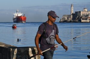 Росія наважилась постачати Кубу нафтою, попри погрози Трампа – ЗМІ