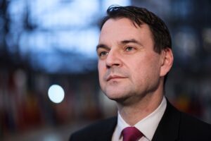 Скандал у Чехії: глава МЗС заявив, що ігноруватиме президента