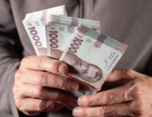 Схема на мільярд ДПС викрила 10 торгових мереж, які сховали податки за спинами 800 ФОПів