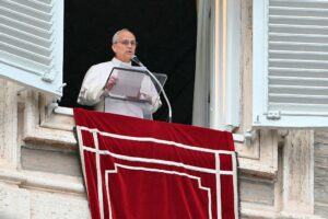 Стало відомо, яку “зимову” допомогу передав українцям Папа Римський