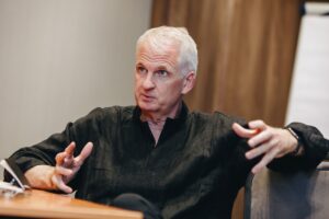 Тімоті Снайдер закликав світ припинити фінансувати війну Росії