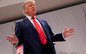 Трамп дозволив мита для країн, що торгують з Іраном