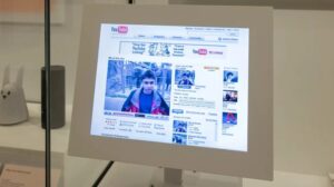 У Британії відтворили YouTube зразка 2006 року: раритет показують у музеї