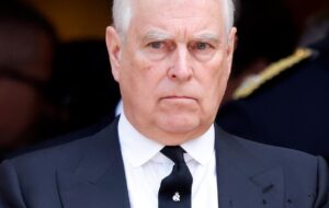 У Британії затримали брата короля