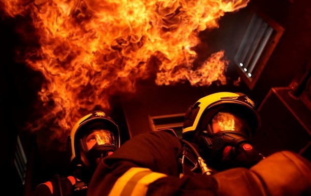 У Києві чутно потужні вибухи, РФ атакує балістикою