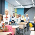 У Києві тимчасово об&rsquo;єднають школи та дитсадки