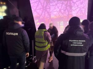 У Києві викрили жінку, яка за 10 000 доларів обіцяла вирішити питання непридатності до служби