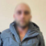 У Києві затримали іноземця, який в готелі побив чоловіка до втрати ока