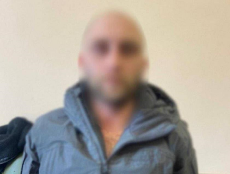 У Києві затримали іноземця, який в готелі побив чоловіка до втрати ока