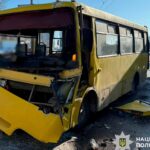 У Києві зіткнулися маршрутка та фура