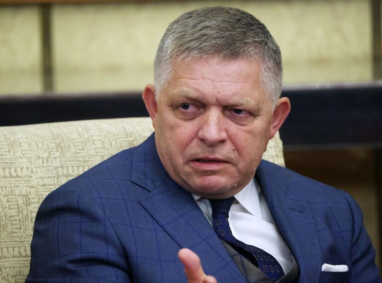 У Словаччині зібрали голоси для референдуму про відставку уряду Фіцо