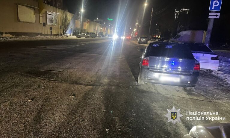 У Вінниці 18-річний водій збив трьох пішоходів і зіткнувся з авто