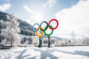 Українські спортсмени прибувають до олімпійських селищ Італії